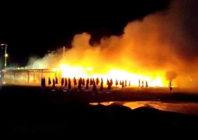 Foto dell'incendio P Beach Specchiolla