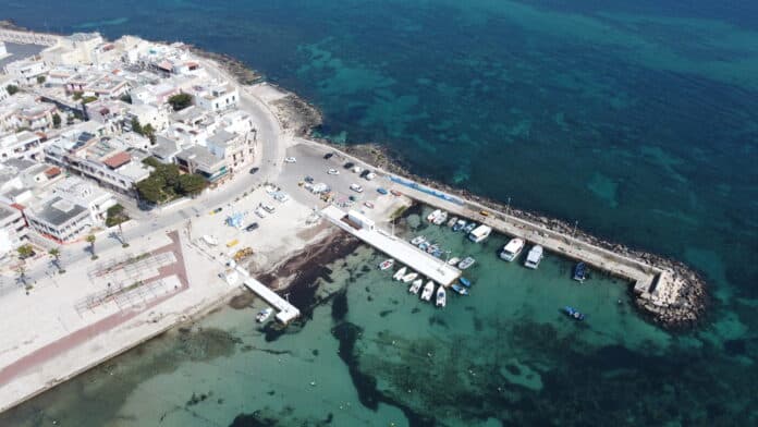 Foto del molo di Torre Canne