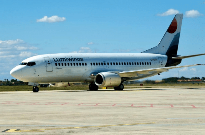 Foto dell'aeromobile B737-300 (1)