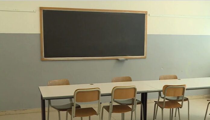 Foto di una scuola generica
