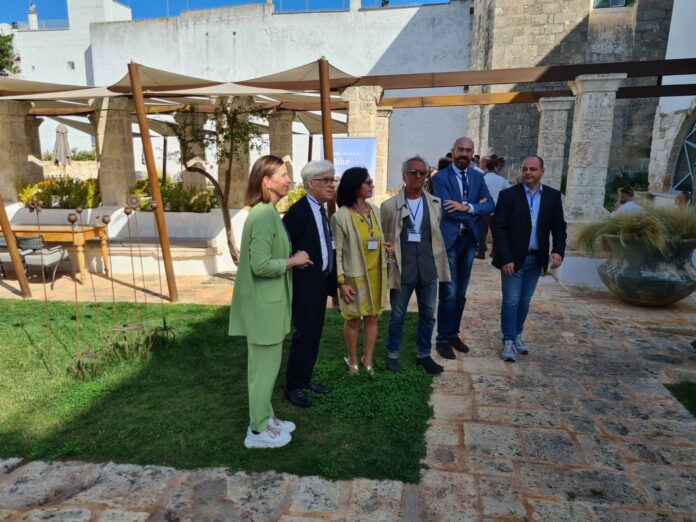 Foto degli organizzatori e istituzioni locali