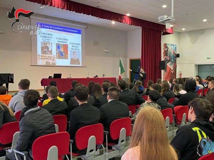 Foto dell'incontro nella scuola