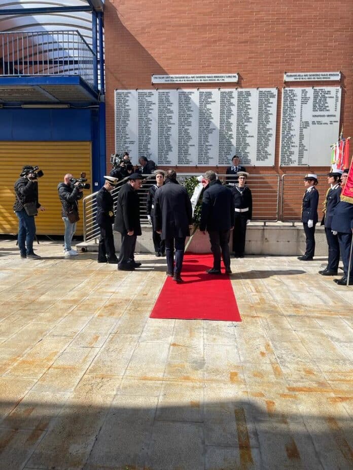 Foto della cerimonia di commemorazione.jpg