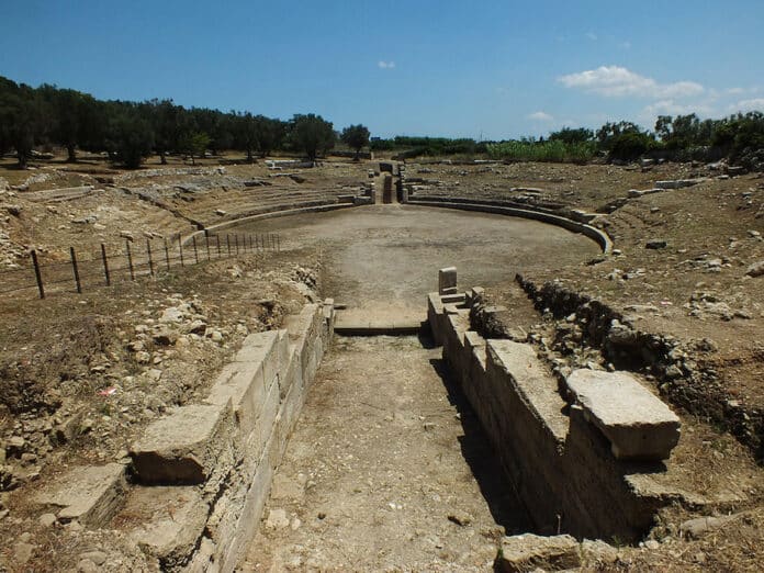 Foto anfiteatro Parco Archeologico di Rudiae - LECCE