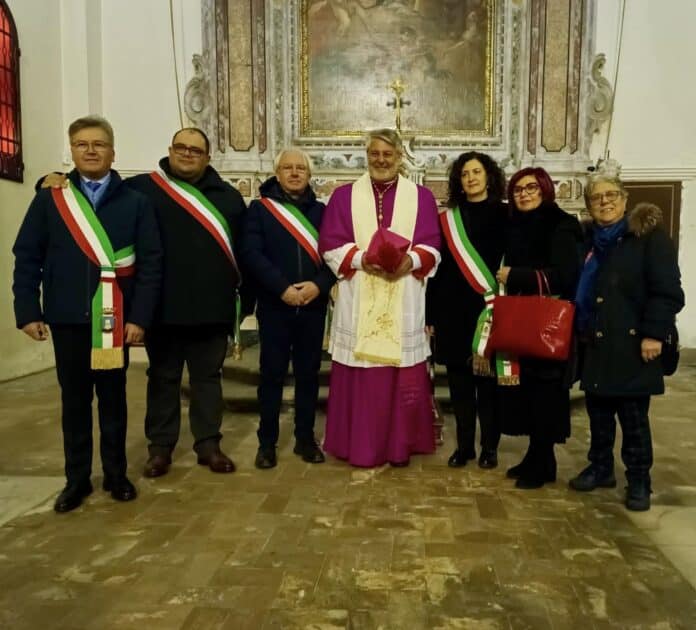 Foto dell'insediamento del vescovo a Foggia