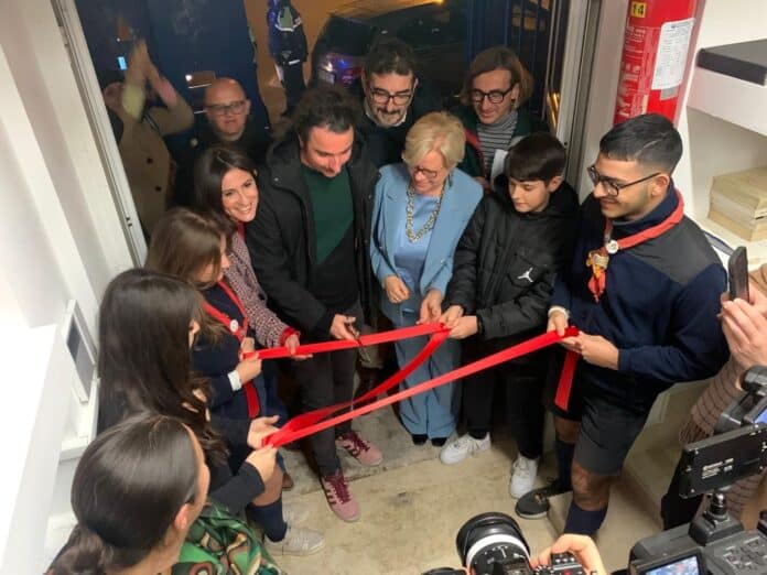 Foto dell'inaugurazione della biblioteca Lombardi (BARI)