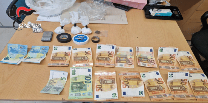 Foto del materiale sequestrato