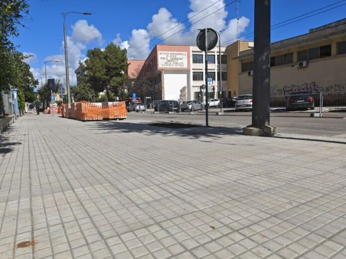 Foto marciapiede di viale Marche Lecce