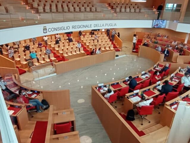 Sala consiliare Regione Puglia (FOTO DI ARCHIVIO)