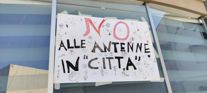 Manifesto No Antenne