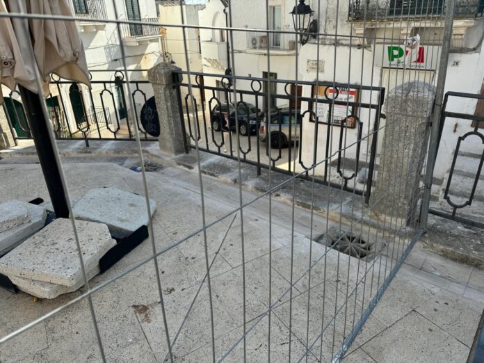 CEGLIE MESSAPICA - Foto del basolato Piazza Plebiscito
