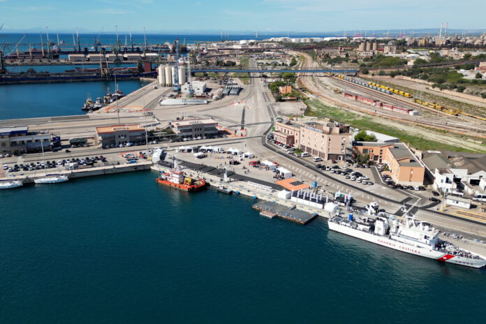 Foto del porto di Taranto